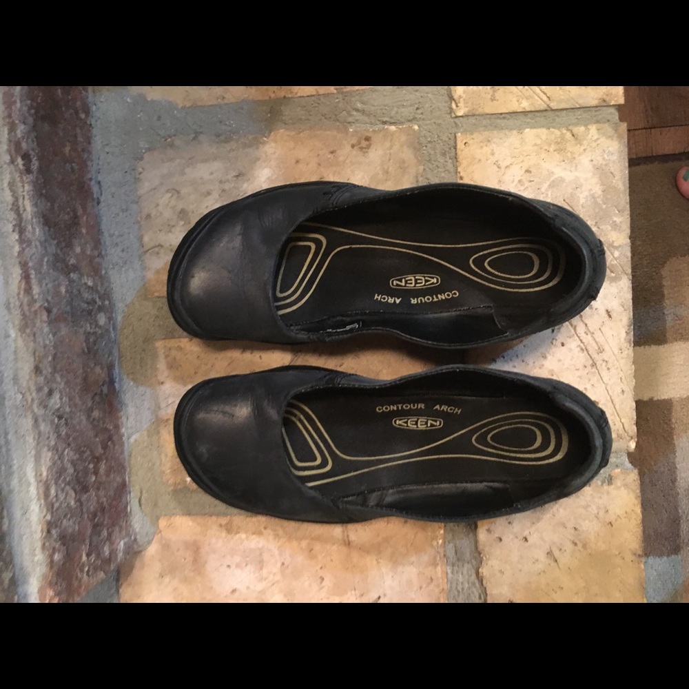 EUC Women’s 7 Leather Keen Loafer/Flat